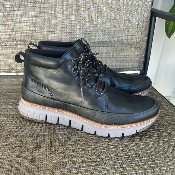 ?Merrell Gray Chukka Boots with Suede Finish display picture 3